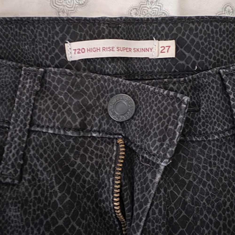 720 High Rise Levi's Python Print Black Super Ski… - image 6